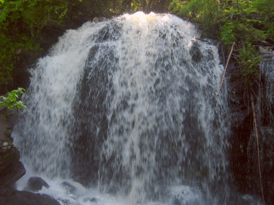 waterfallrolland.jpg